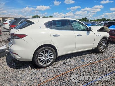 Trzecie zdjęcie samochodu z tyłu: 2022 MASERATI LEVANTE BASE VIN:ZN661XUA9NX388684 - miniatura