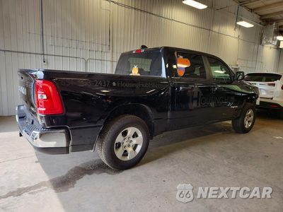 Trzecie zdjęcie samochodu z tyłu: 2025 RAM 1500 BIG HORN VIN:1C6RRFFG8SN154599 - miniatura