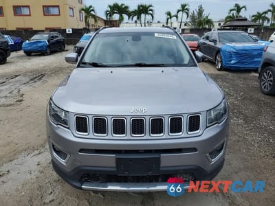 Piąte zdjęcie samochodu w środku: 2019 JEEP COMPASS LIMITED VIN:3C4NJCCB7KT802388 - miniatura
