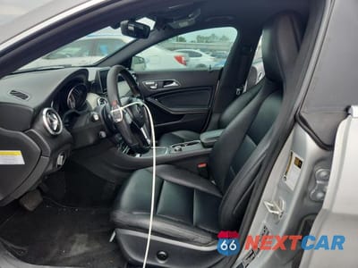Zdjęcie 7 z 12 samochodu: 2014 MERCEDES-BENZ CLA 250 VIN:WDDSJ4EB7EN065872 - miniatura