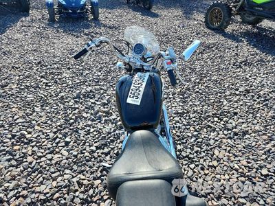 Zdjęcie 6 z 8 samochodu: 2002 HONDA VT1100 C VIN:1HFSC18072A603427 - miniatura