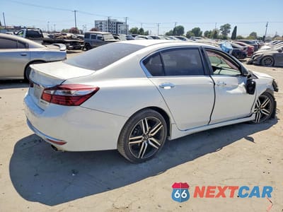 Trzecie zdjęcie samochodu z tyłu: 2017 HONDA ACCORD SPORT VIN:1HGCR2F56HA269306 - miniatura