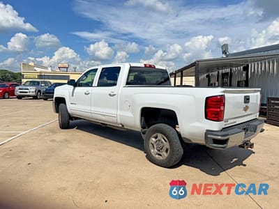 Trzecie zdjęcie samochodu z tyłu: 2019 CHEVROLET SILVERADO K2500 HEAVY DUTY LT VIN:1GC1KSEG6KF266025 - miniatura