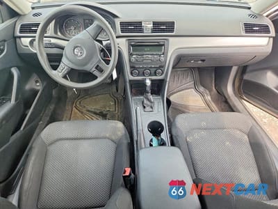 Zdjęcie 8 z 12 samochodu: 2013 VOLKSWAGEN PASSAT S VIN:1VWAP7A38DC043519 - miniatura