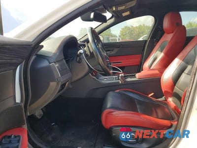 Zdjęcie 7 z 12 samochodu: 2017 JAGUAR XF S VIN:SAJBM4BV8HCY38219 - miniatura