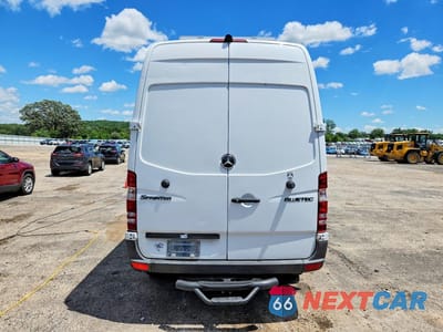 Zdjęcie 6 z 13 samochodu: 2011 MERCEDES-BENZ SPRINTER VIN:WD3PE7CC7B5574416 - miniatura