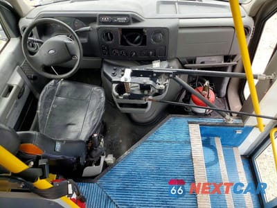 Zdjęcie 8 z 13 samochodu: 2014 FORD ECONOLINE E450 SUPER DUTY CUTAWAY VAN VIN:1FDEE4FL9EDA66011 - miniatura