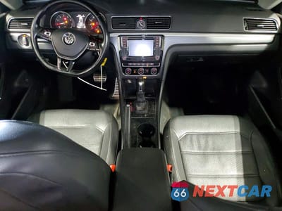 Zdjęcie 8 z 12 samochodu: 2017 VOLKSWAGEN PASSAT R-LINE VIN:1VWDT7A33HC059349 - miniatura