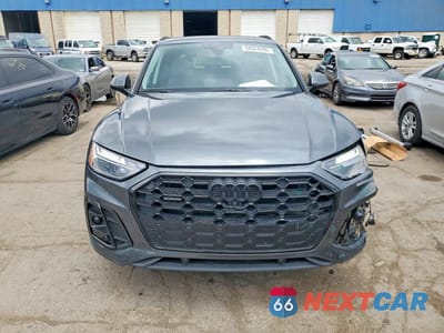 Piąte zdjęcie samochodu w środku: 2023 AUDI Q5 PREMIUM PLUS 45 VIN:WA1EAAFY2P2143109 - miniatura