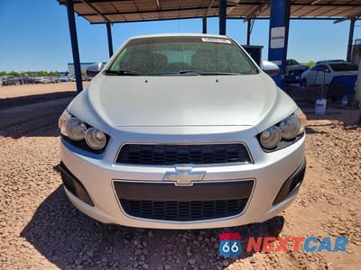 Piąte zdjęcie samochodu w środku: 2014 CHEVROLET SONIC LT VIN:1G1JC5SH3E4152570 - miniatura