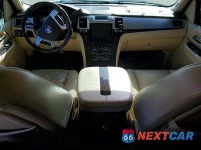 Zdjęcie 8 z 12 samochodu: 2007 CADILLAC ESCALADE LUXURY VIN:1GYFK63847R339045 - miniatura