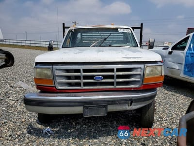 Piąte zdjęcie samochodu w środku: 1993 FORD F350 VIN:1FDKF38G2PNA49655 - miniatura
