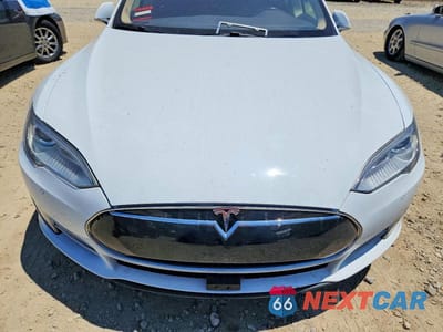 Zdjęcie 11 z 12 samochodu: 2014 TESLA MODEL S VIN:5YJSA1S15EFP49838 - miniatura