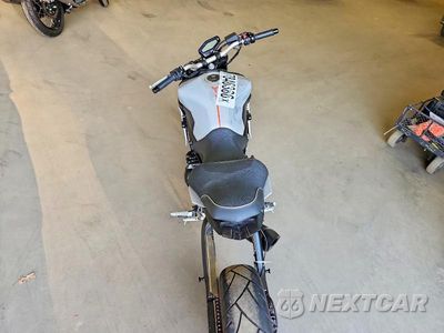 Zdjęcie 6 z 8 samochodu: 2019 YAMAHA MT09 VIN:JYARN53E6KA006388 - miniatura