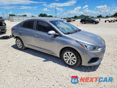 Czwarte zdjęcie samochodu z boku: 2022 HYUNDAI ACCENT SE VIN:3KPC24A62NE186236 - miniatura