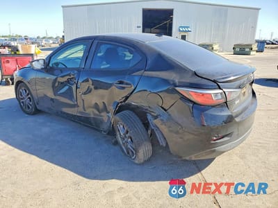 Drugie zdjęcie samochodu z przodu: 2019 TOYOTA YARIS XLE VIN:3MYDLBYV0KY519094 - miniatura