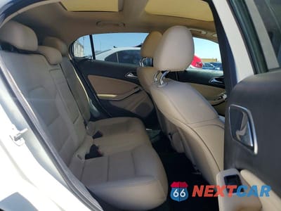 Zdjęcie 10 z 12 samochodu: 2015 MERCEDES-BENZ GLA 250 VIN:WDCTG4EB7FJ177880 - miniatura
