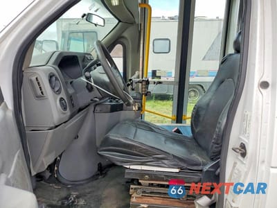 Zdjęcie 7 z 13 samochodu: 2014 FORD ECONOLINE E450 SUPER DUTY CUTAWAY VAN VIN:1FDEE4FL9EDA66011 - miniatura