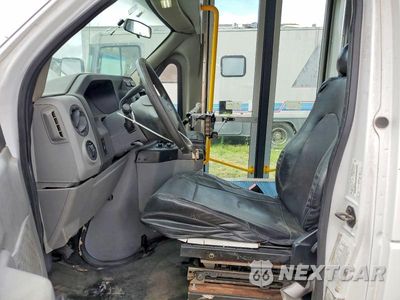 Zdjęcie 7 z 13 samochodu: 2014 FORD ECONOLINE E450 SUPER DUTY CUTAWAY VAN VIN:1FDEE4FL9EDA66011 - miniatura