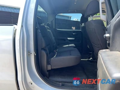 Zdjęcie 6 z 10 samochodu: 2019 CHEVROLET SILVERADO K2500 HEAVY DUTY LT VIN:1GC1KSEG6KF266025 - miniatura