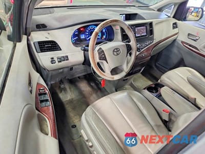 Zdjęcie 8 z 13 samochodu: 2014 TOYOTA SIENNA XLE 7-PASSENGER VIN:5TDDK3DC0ES090711 - miniatura