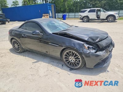 Czwarte zdjęcie samochodu z boku: 2019 MERCEDES-BENZ SLC 300 VIN:WDDPK3JA8KF156939 - miniatura