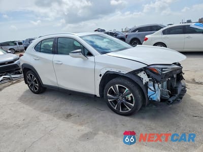 Czwarte zdjęcie samochodu z boku: 2024 LEXUS UX 250H BASE VIN:JTHX6JBH1R2189389 - miniatura