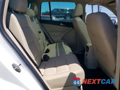 Zdjęcie 11 z 13 samochodu: 2012 VOLKSWAGEN TIGUAN S VIN:WVGAV7AX8CW530532 - miniatura