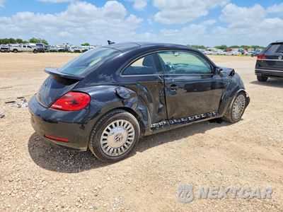 Trzecie zdjęcie samochodu z tyłu: 2016 VOLKSWAGEN BEETLE SE VIN:3VWJ07AT4GM603124 - miniatura