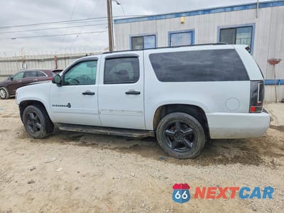 Drugie zdjęcie samochodu z przodu: 2013 CHEVROLET SUBURBAN K1500 LTZ VIN:1GNSKKE70DR261903 - miniatura