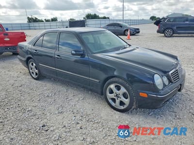 Czwarte zdjęcie samochodu z boku: 2002 MERCEDES-BENZ E 320 VIN:WDBJF65J02B493806 - miniatura