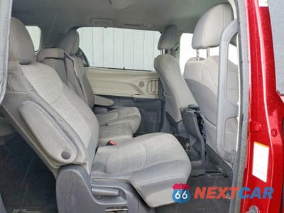 Zdjęcie 11 z 14 samochodu: 2021 TOYOTA SIENNA LE VIN:5TDKRKEC5MS042986 - miniatura