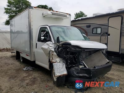 Czwarte zdjęcie samochodu z boku: 2019 GMC SAVANA CUTAWAY G3500 VIN:1GD07RFP3K1364667 - miniatura