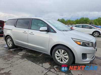 Czwarte zdjęcie samochodu z boku: 2017 KIA SEDONA LX VIN:KNDMB5C19H6242372 - miniatura