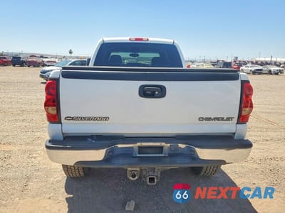 Zdjęcie 6 z 12 samochodu: 2005 CHEVROLET SILVERADO K2500 HEAVY DUTY VIN:1GCHK23225F810014 - miniatura