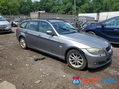 Czwarte zdjęcie samochodu z boku: 2010 BMW 328 XI VIN:WBAUU3C55AA540953 - miniatura