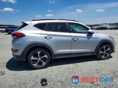 Trzecie zdjęcie samochodu z tyłu: 2018 HYUNDAI TUCSON VALUE VIN:KM8J3CA24JU688765 - miniatura