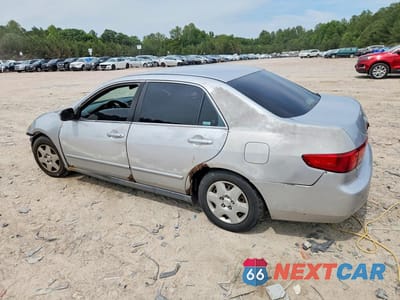 Drugie zdjęcie samochodu z przodu: 2005 HONDA ACCORD LX VIN:1HGCM56445A055241 - miniatura