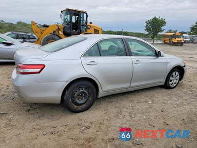 Trzecie zdjęcie samochodu z tyłu: 2010 TOYOTA CAMRY LE VIN:4T1BF3EKXAU573190 - miniatura