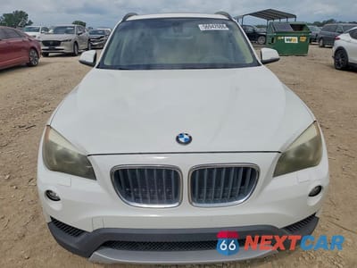 Piąte zdjęcie samochodu w środku: 2014 BMW X1 XDRIVE28I VIN:WBAVL1C50EVY20659 - miniatura