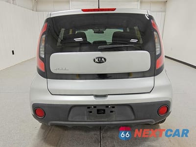 Zdjęcie 6 z 13 samochodu: 2018 KIA SOUL BASE VIN:KNDJN2A2XJ7606562 - miniatura