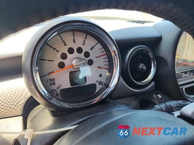 Zdjęcie 9 z 12 samochodu: 2010 MINI COOPER S VIN:WMWMF7C55ATZ73372 - miniatura