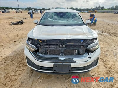 Piąte zdjęcie samochodu w środku: 2024 VOLKSWAGEN JETTA S VIN:3VW5M7BU3RM100720 - miniatura