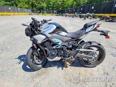 Trzecie zdjęcie samochodu z tyłu: 2025 KAWASAKI ZR900 S VIN:ML5ZRDS13SDA06572 - miniatura