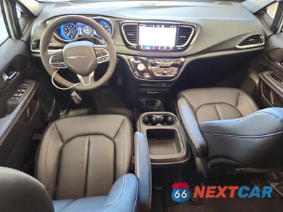 Zdjęcie 8 z 13 samochodu: 2026 CHRYSLER PACIFICA SELECT VIN:2C4RC1BG1TR228453 - miniatura