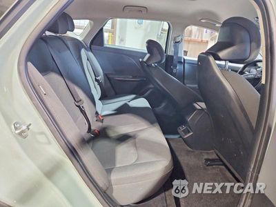 Zdjęcie 10 z 12 samochodu: 2025 KIA K4 LXS VIN:3KPFT4DE8SE088949 - miniatura