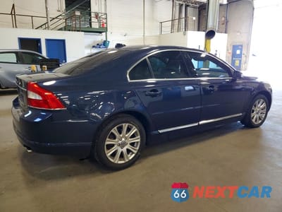 Trzecie zdjęcie samochodu z tyłu: 2011 VOLVO S80 3.2 VIN:YV1952AS0B1144661 - miniatura