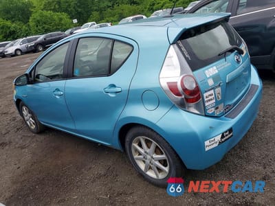 Drugie zdjęcie samochodu z przodu: 2013 TOYOTA PRIUS C THREE VIN:JTDKDTB32D1043986 - miniatura