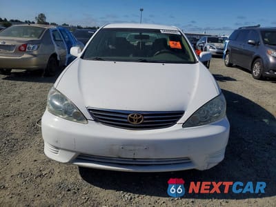 Piąte zdjęcie samochodu w środku: 2006 TOYOTA CAMRY LE V6 VIN:4T1BF30KX6U626582 - miniatura