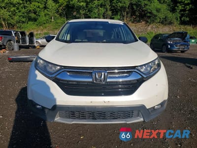 Piąte zdjęcie samochodu w środku: 2018 HONDA CR-V LX VIN:2HKRW6H32JH202091 - miniatura